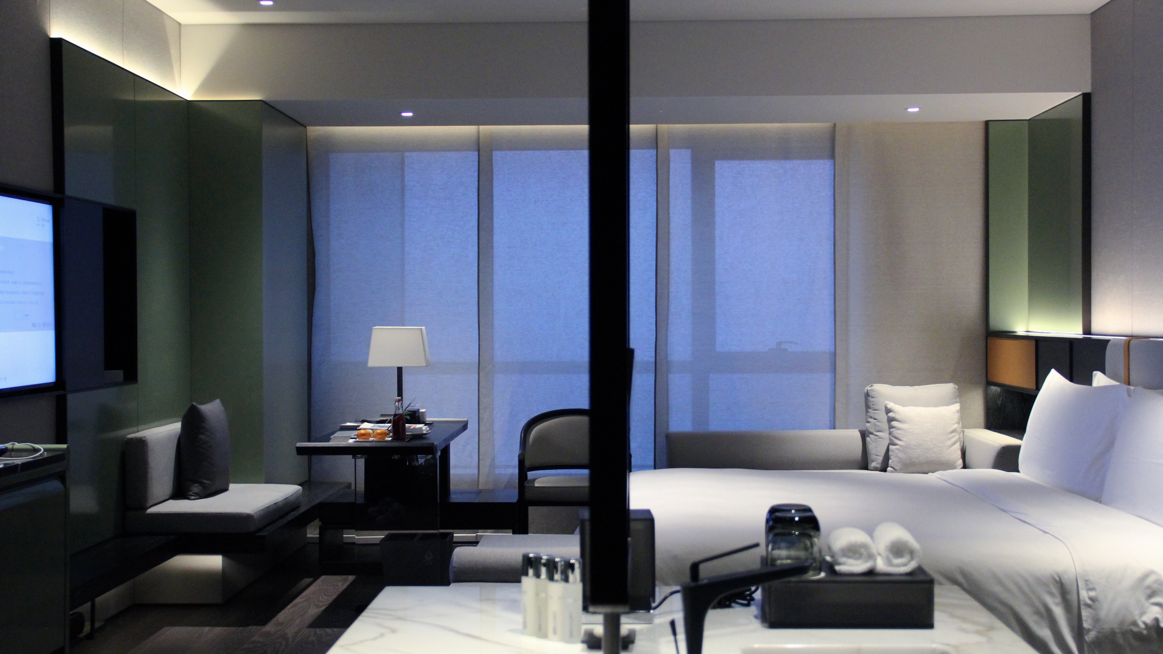 Deluxe, King Bed
