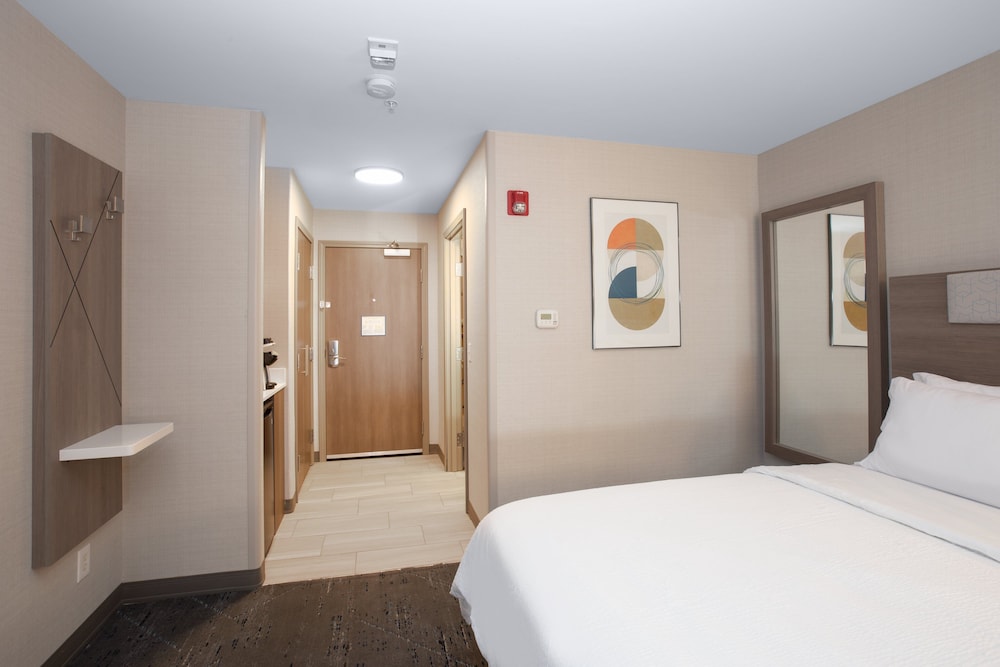 Holiday Inn Express Hotel Suites Grand Junction 46/96
