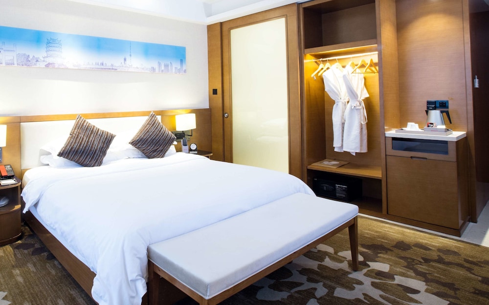 Ramada Encore by Wyndham Wuhan 16/42