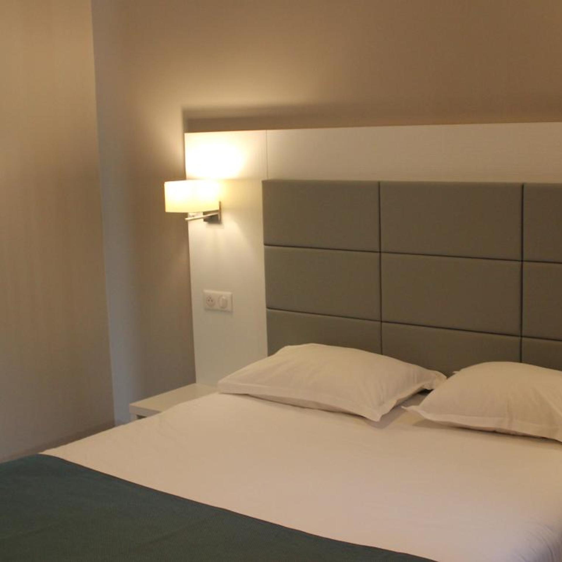 Studio, Queen Bed, Accessible, Hotel Le Quincangrogne 4/8