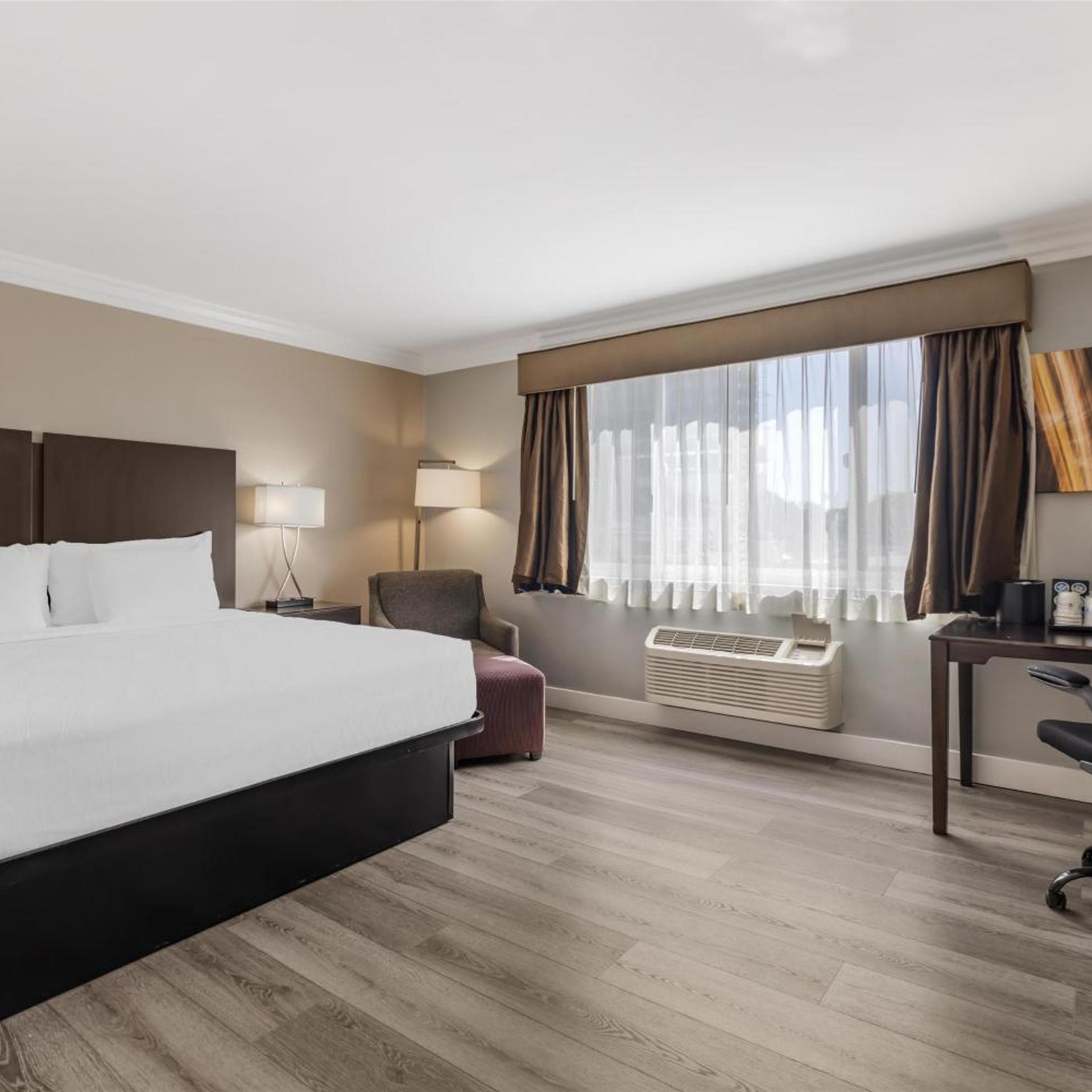 Room, King Bed, Bathtub, Accessible