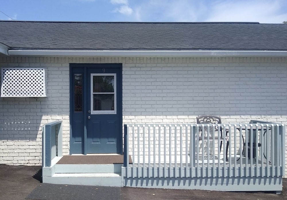 Gulf Coast Inn 3/50