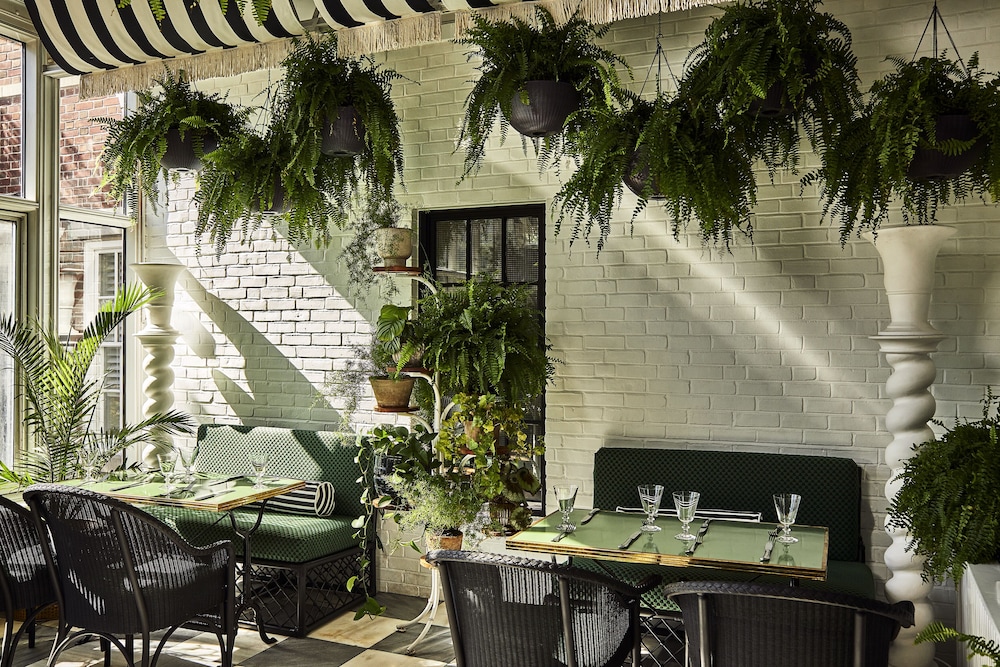 The Vanderbilt, Auberge Resorts Collection 6/40