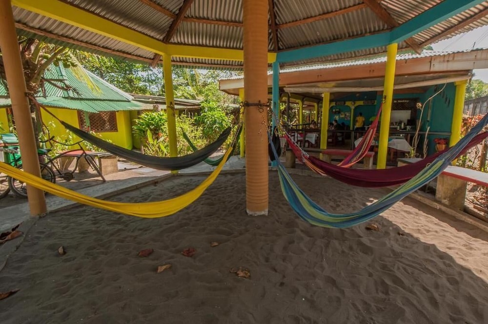 Cabinas El Icaco Tortuguero - Hostel 64/76