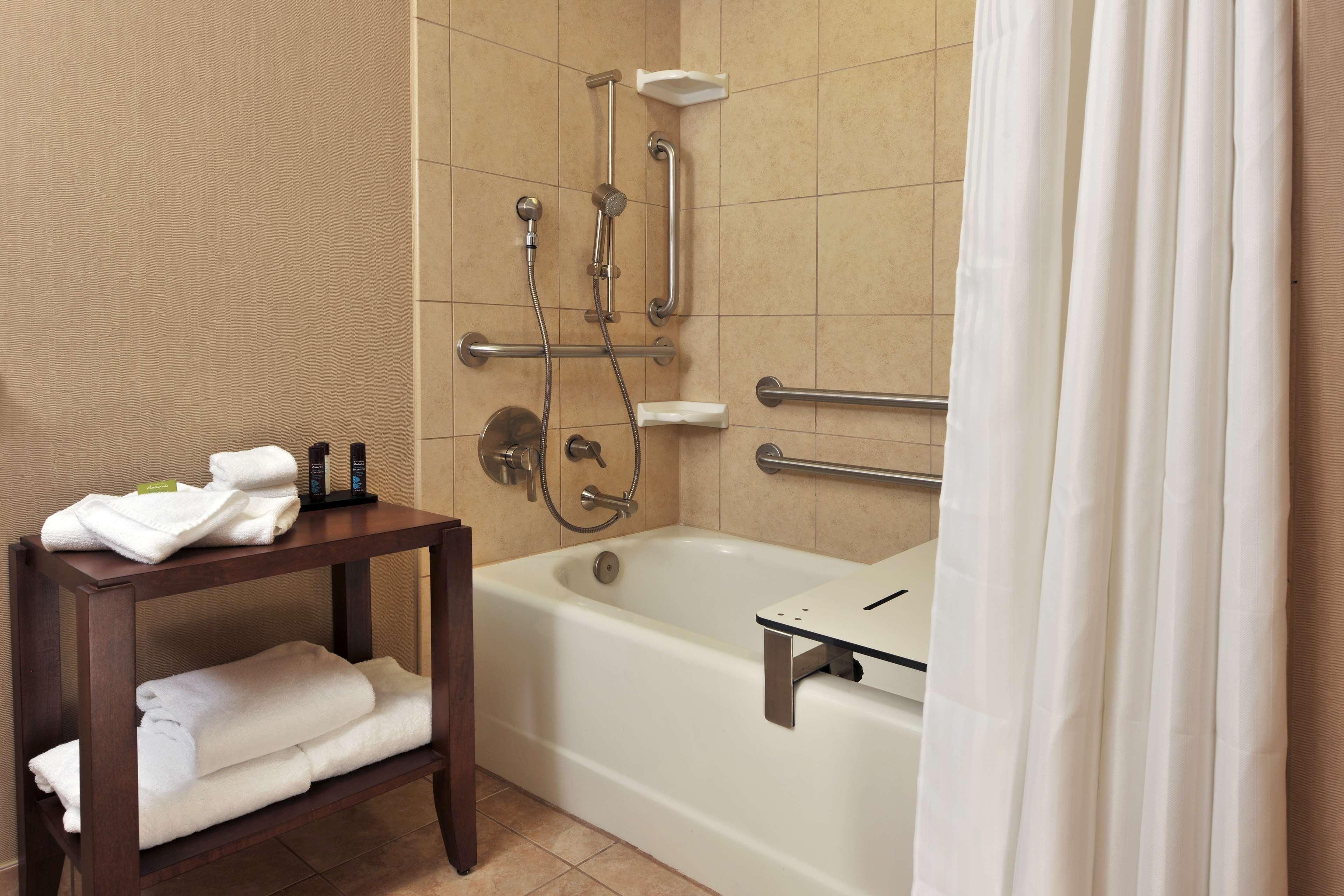 1 BEDROOM, SUITE, 2 DOUBLE BEDS, ACCESSIBLE