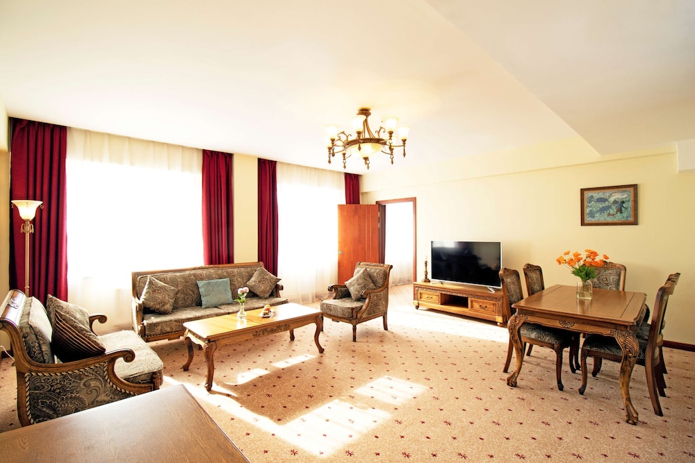 Kempinski Hotel Khan Palace 46/81