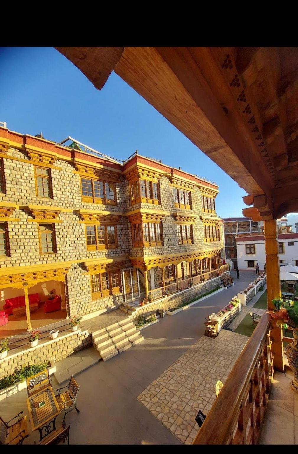 Hotel Spic N Span 40/40
