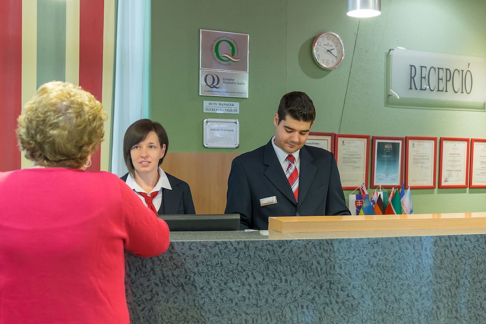 HUNGUEST HOTEL HELIOS 9/56
