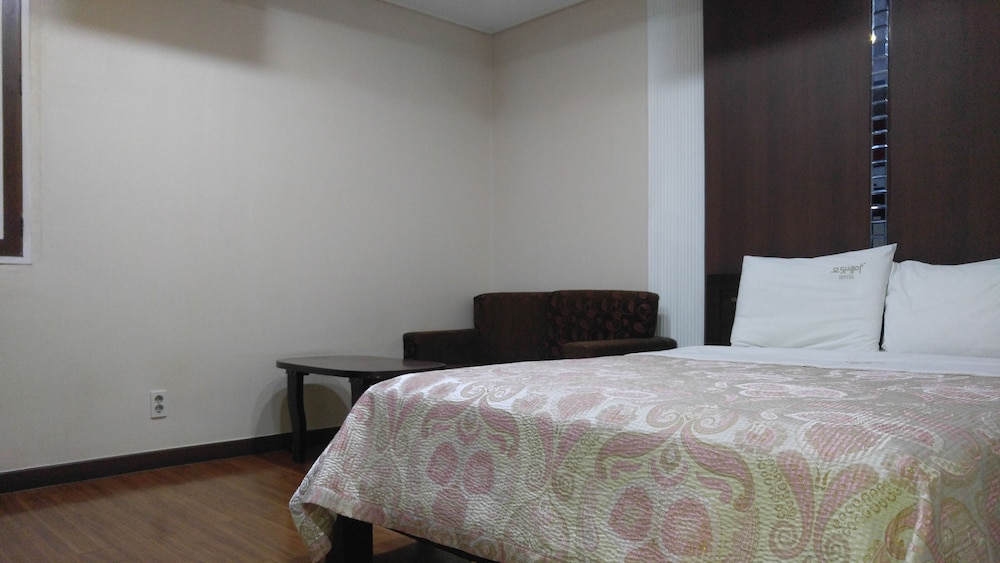 Odyssey Hotel 13/39