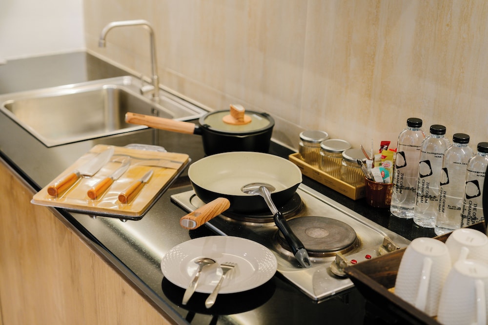 THE OPIUM SERVICED APARTMENT AND HOTEL 22/50