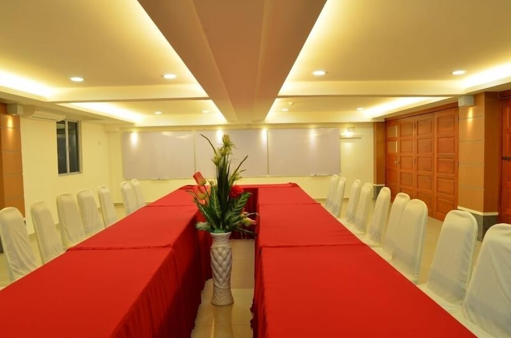 Yew Boutique Hotel 30/37