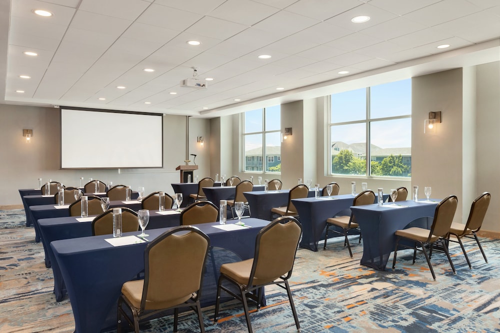 Holiday Inn Hotel And Suites Ocean City 66/78