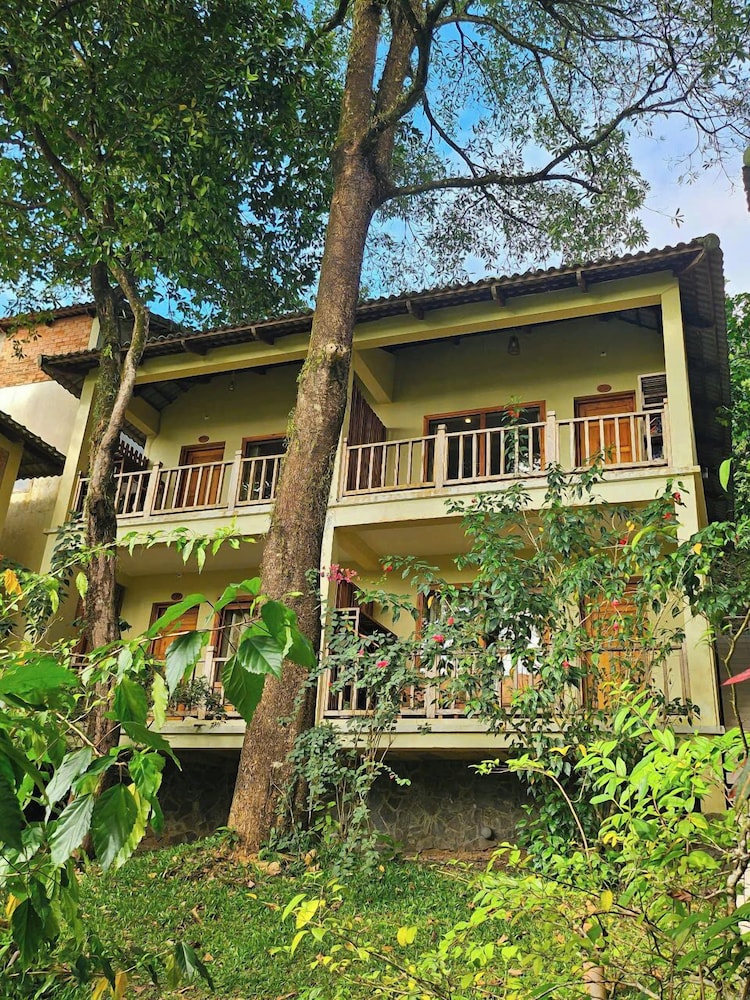 Ancarine Beach Resort 5/72