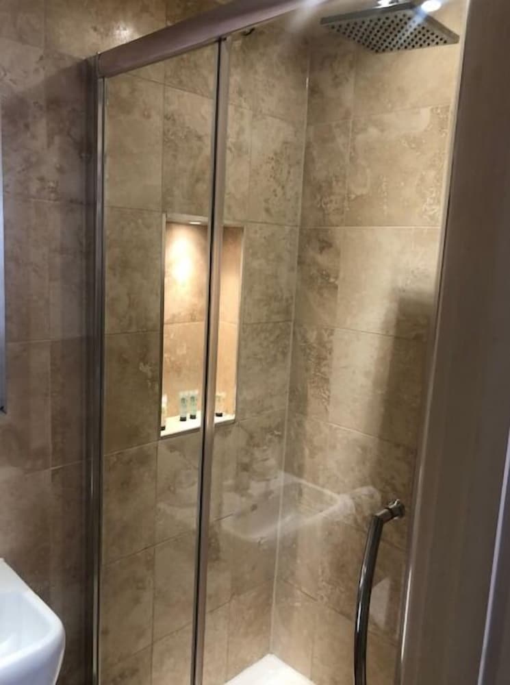 Colchester Boutique Hotel 50/50
