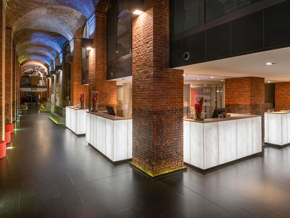 Movenpick Hotel Hamburg 8/76