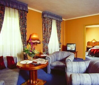 HOTEL CONCERTINO ZLATA HUSA 39/73