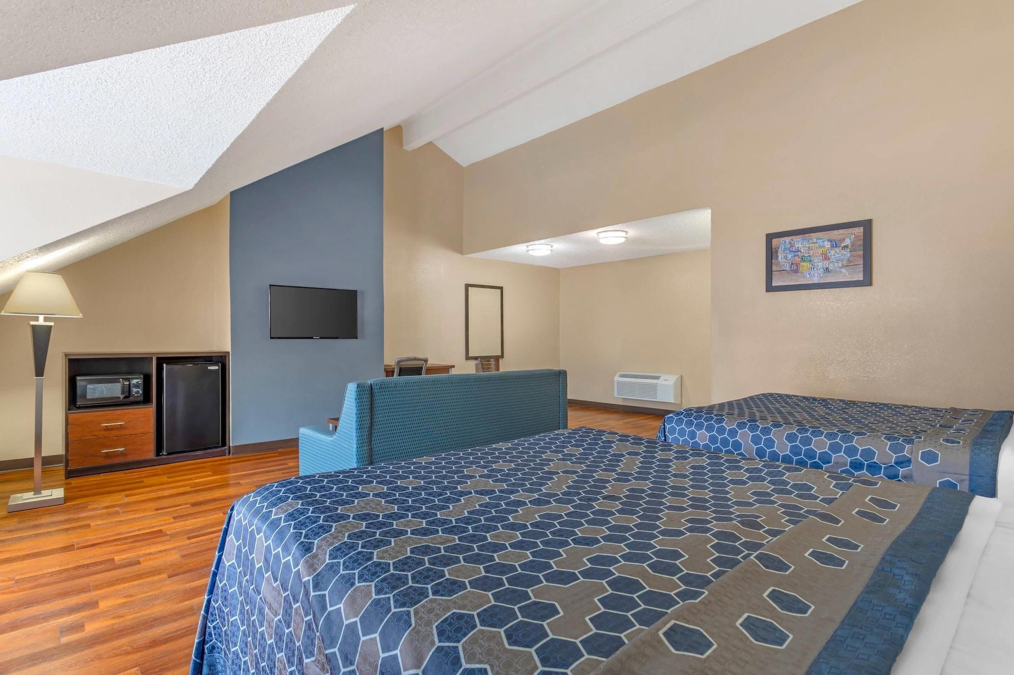 Suite, Multiple Beds