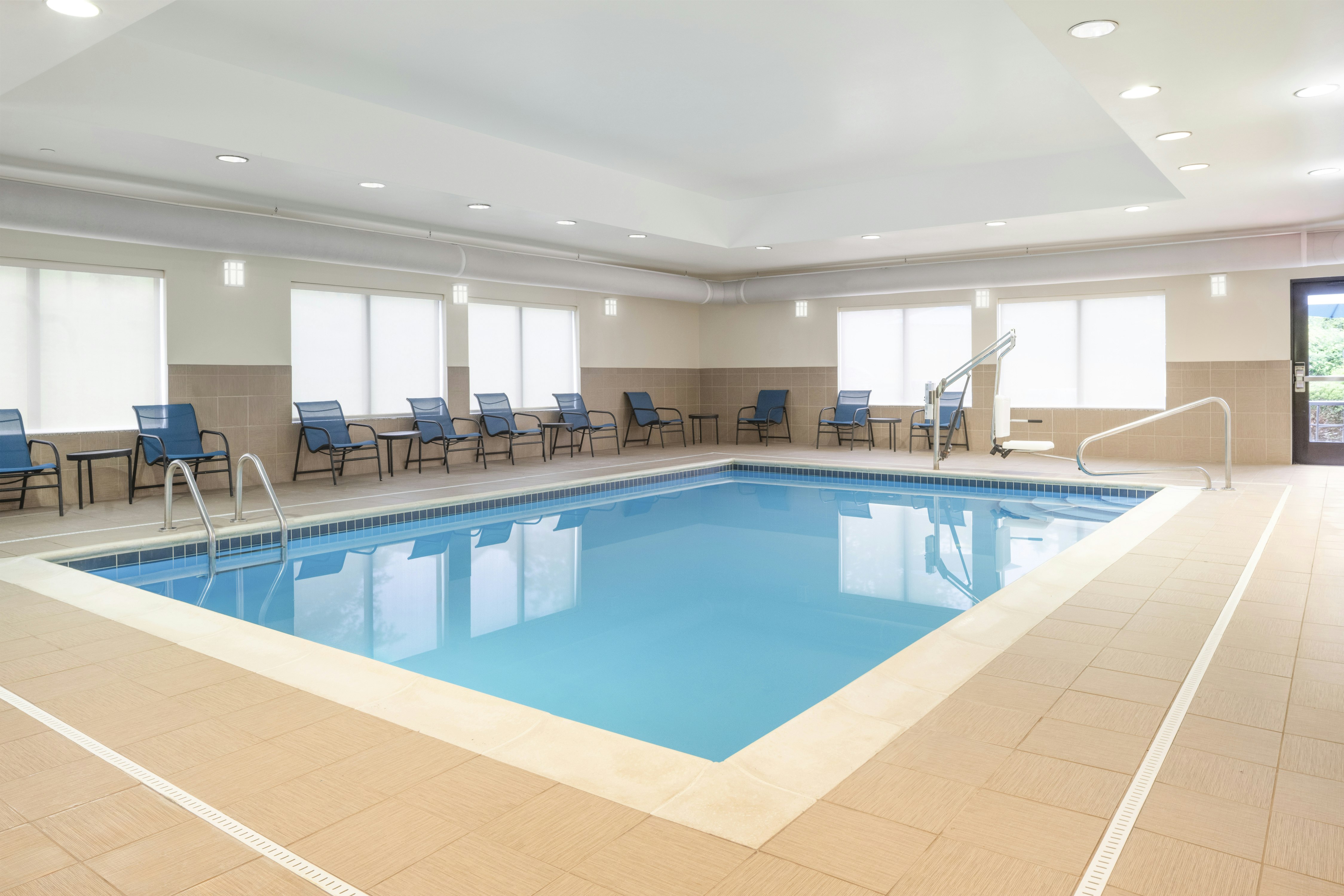 Hampton Inn Fairmont Wv 30/61