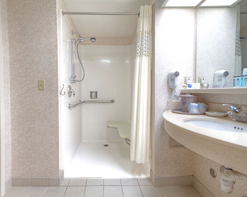 Hampton Inn Fremont 6/36