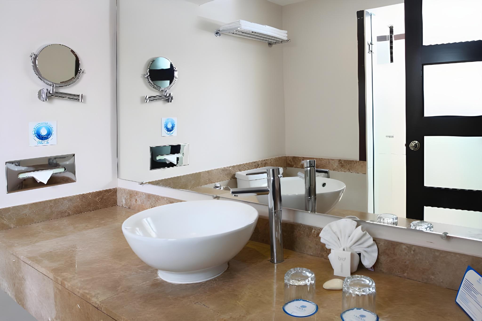 Riviera, Junior Suite, Family, Single, King Bed