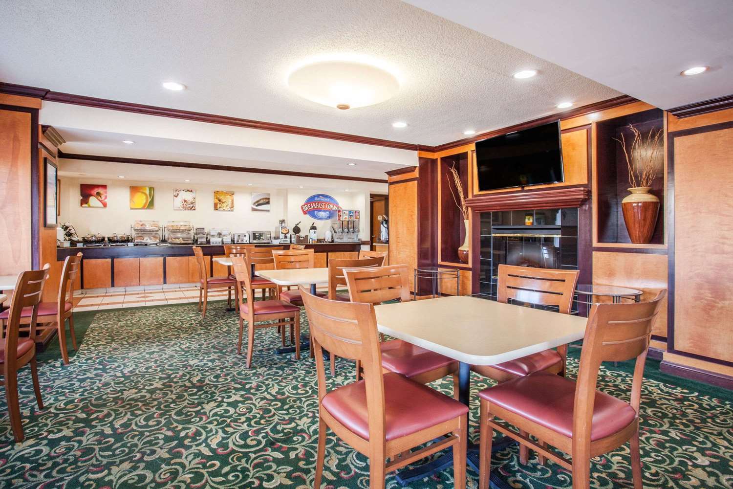 Baymont by Wyndham Madison Heights Detroit Area 6/9