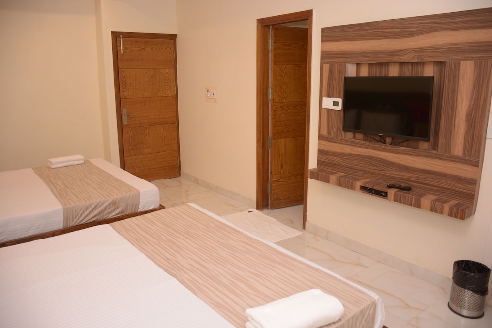 Hotel Golden Oasis Delhi 19/27