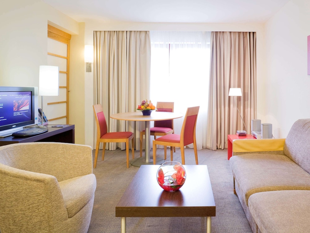 Novotel Bristol Centre 44/64