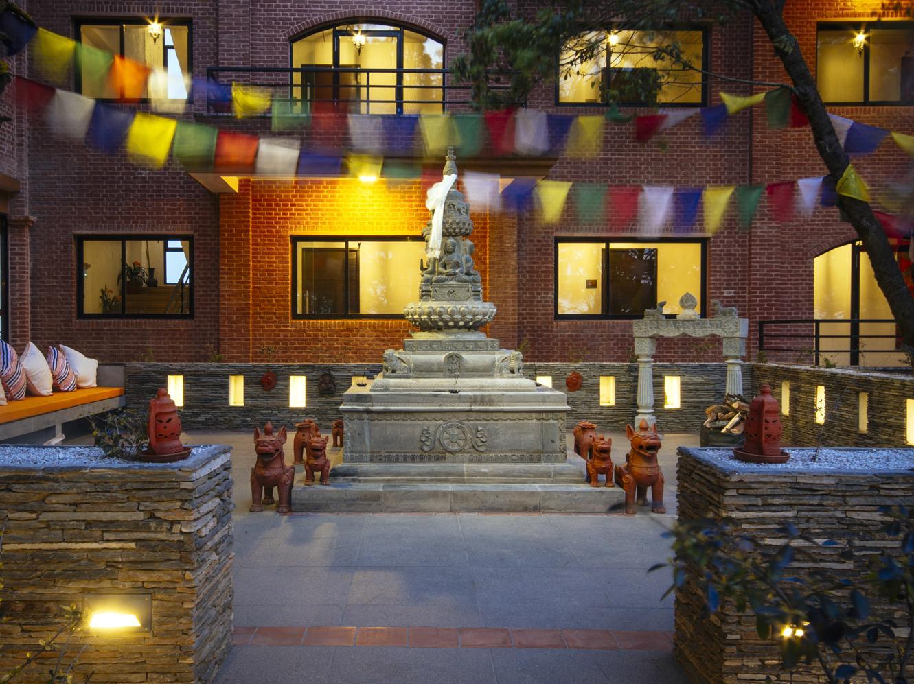 Club Himalaya by ACE Hotels 66/68