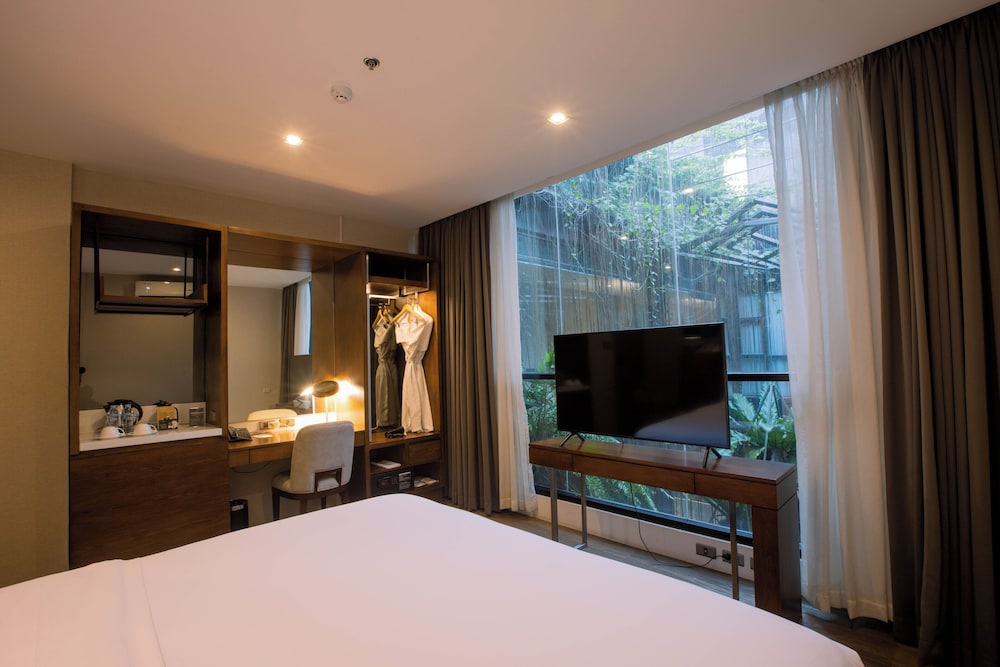 The Henry Hotel Roost Bacolod 37/93
