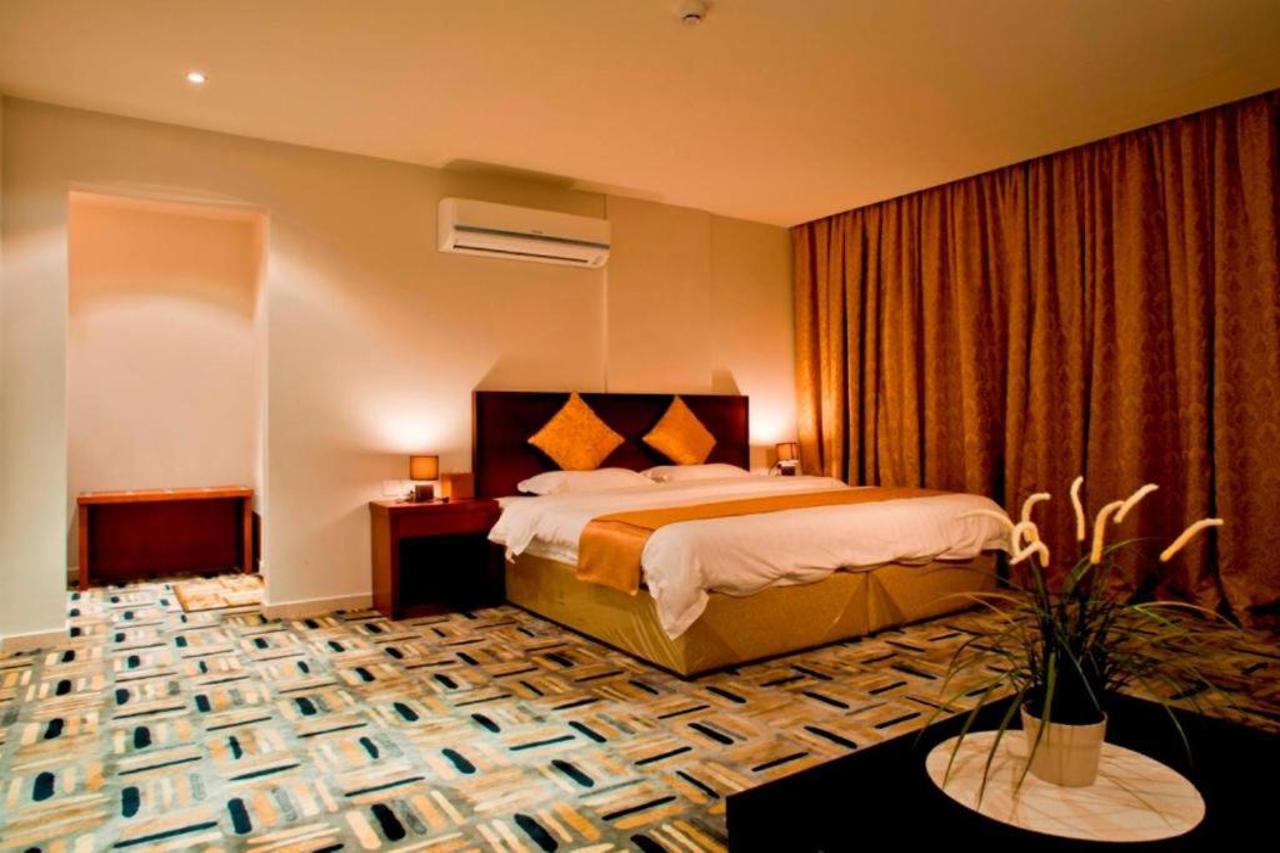 Executive Suites Serviced Apartments 16/24