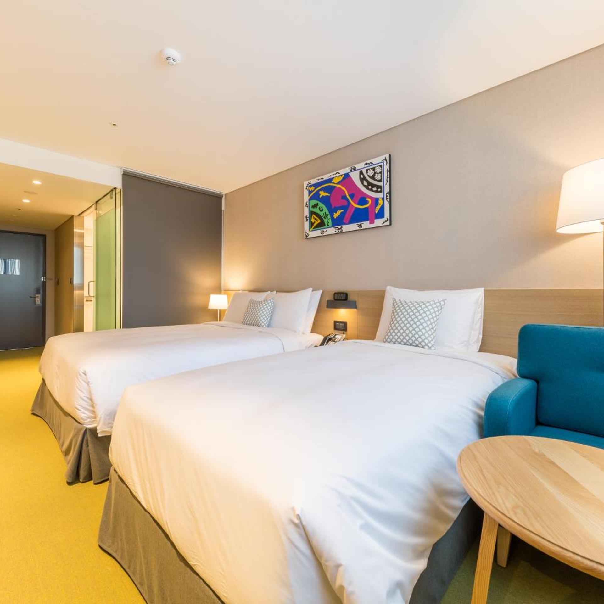 Deluxe, Family, Twin Beds