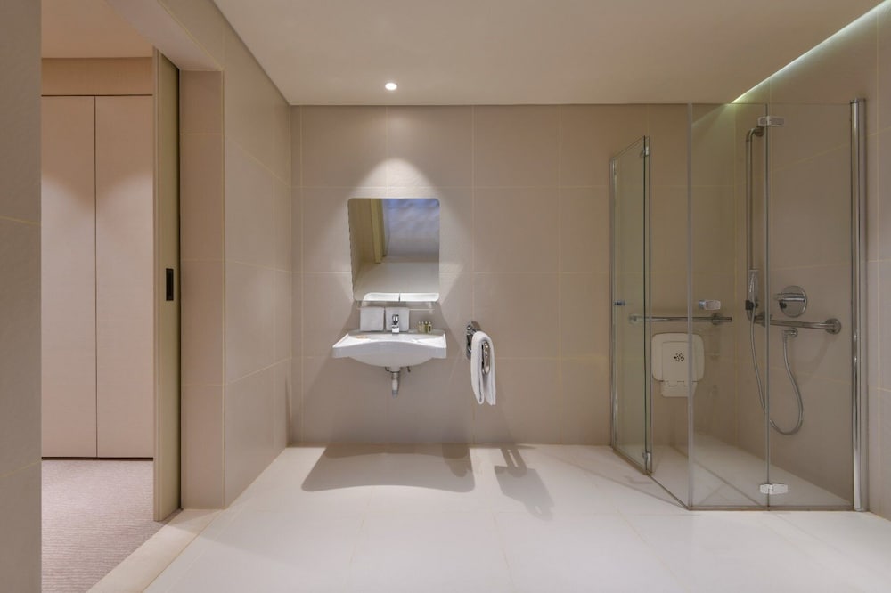 Voco Doha West Bay Suites 23/100