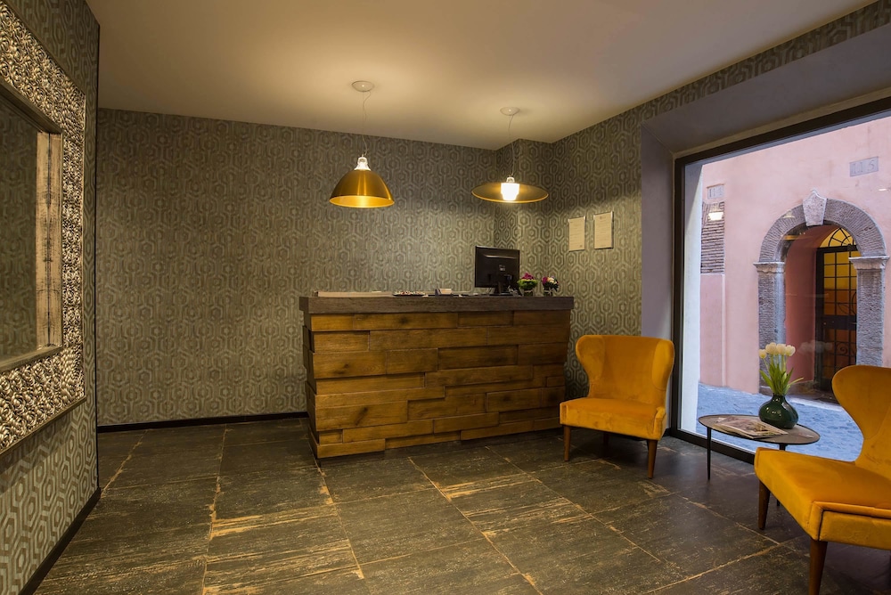 Navona Essence Hotel 12/67