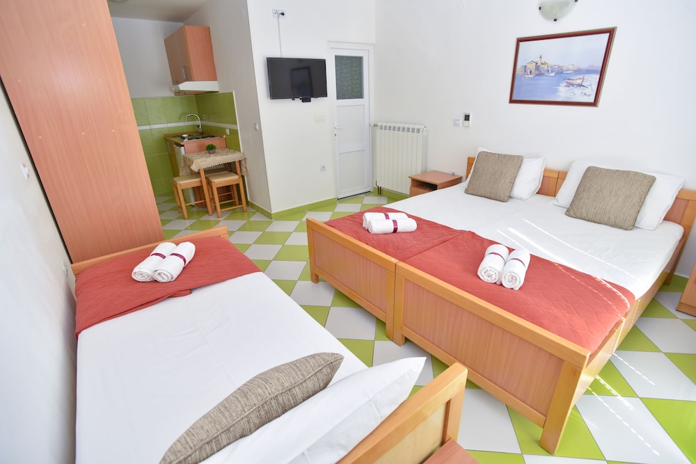 D D Apartments Tivat 9/18