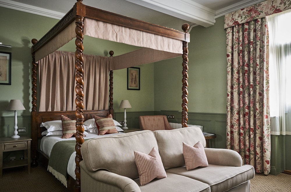 Manor, King Bed