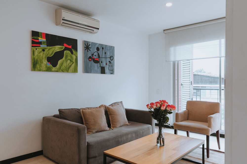 Travelers Apartamentos and Suites Orange Medellin 37/50