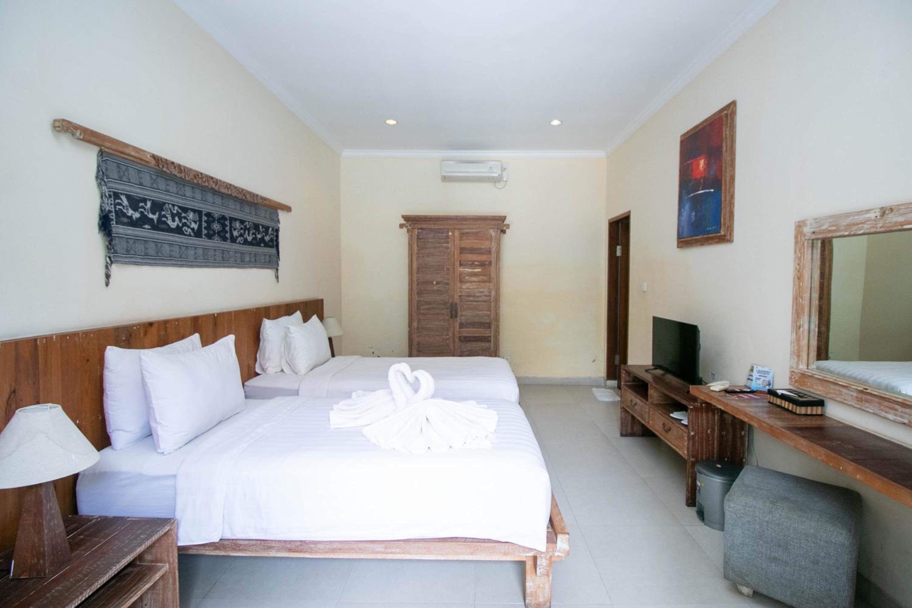 Cabana, Twin Beds, Pool View
