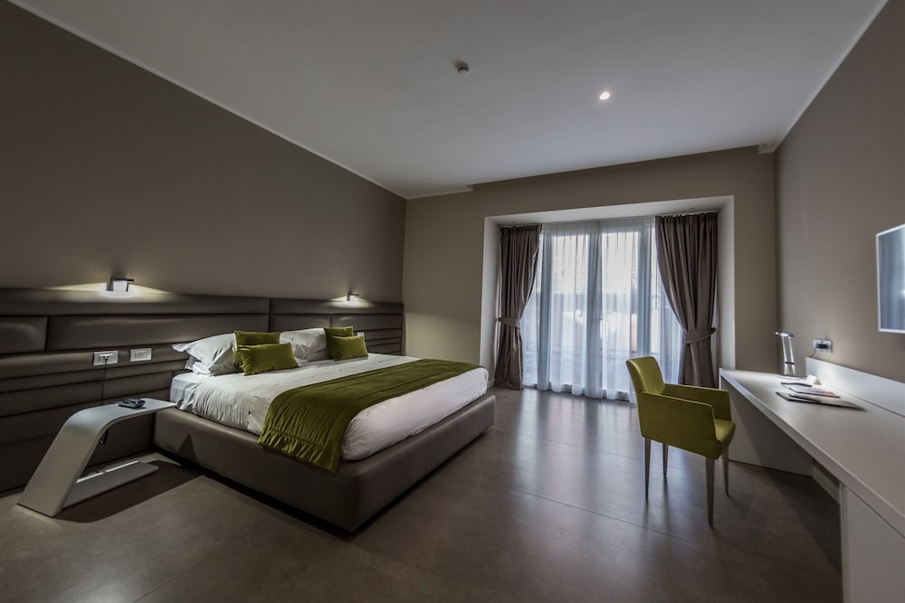 SUPERIOR, DOUBLE BED