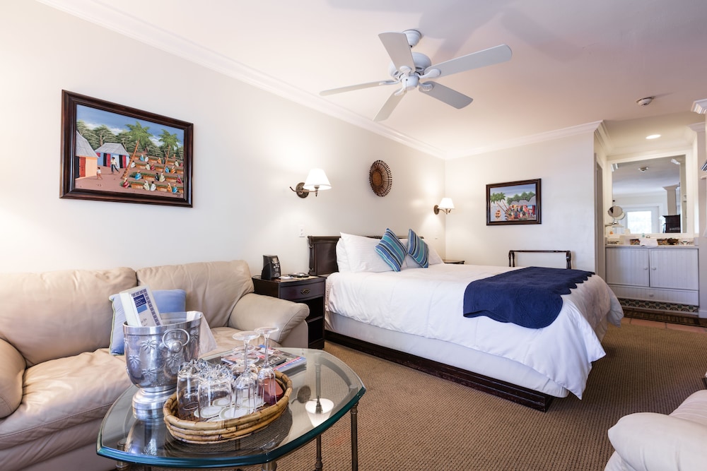 The Caribbean Court Boutique Hotel 24/83