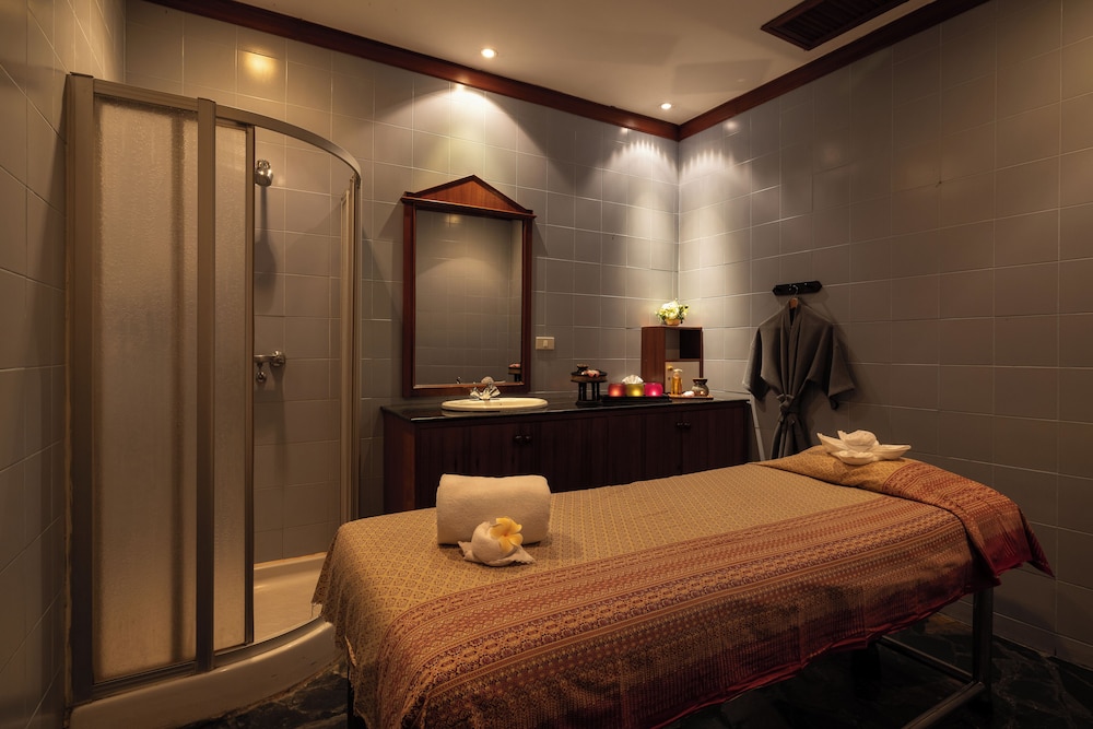 Royal Phuket City Hotel 42/90
