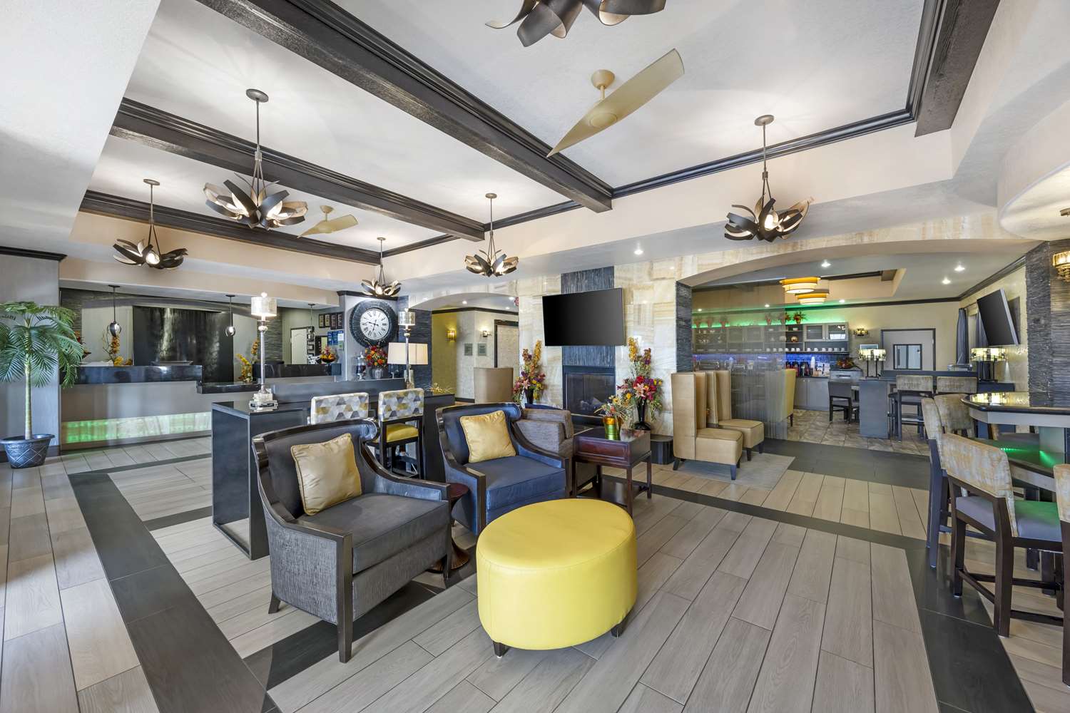 Best Western Plus Emerald Inn & Suites 22/39