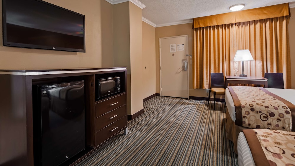 Best Western Courtesy Inn - Anaheim Park Hotel 19/31