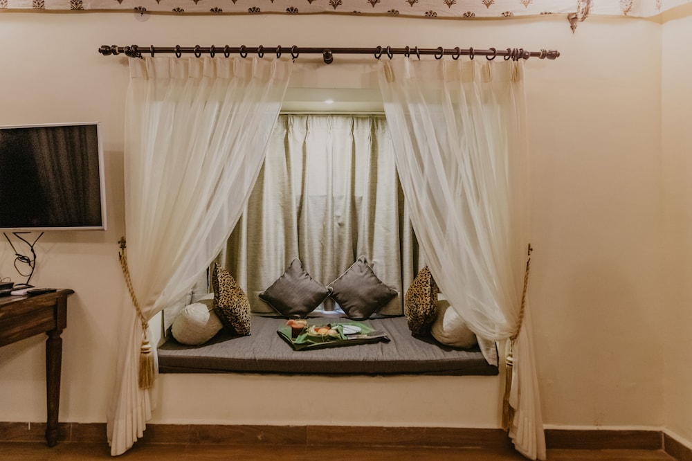Gir Lion Safari Camp 25/36