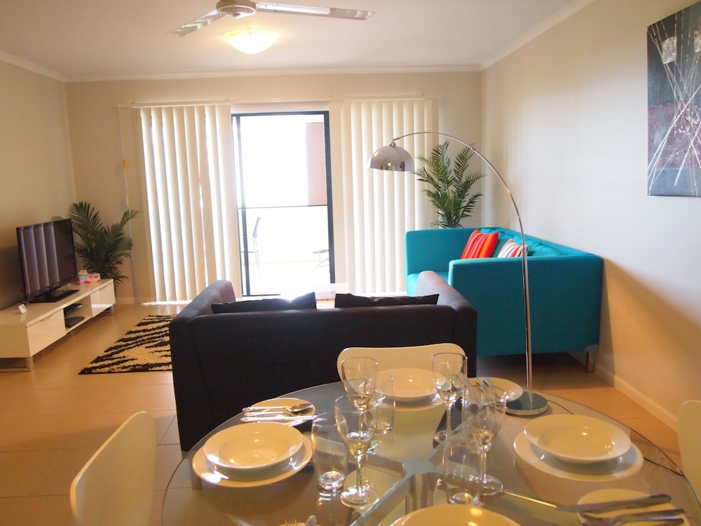 EDGE APARTMENTS CAIRNS 54/75