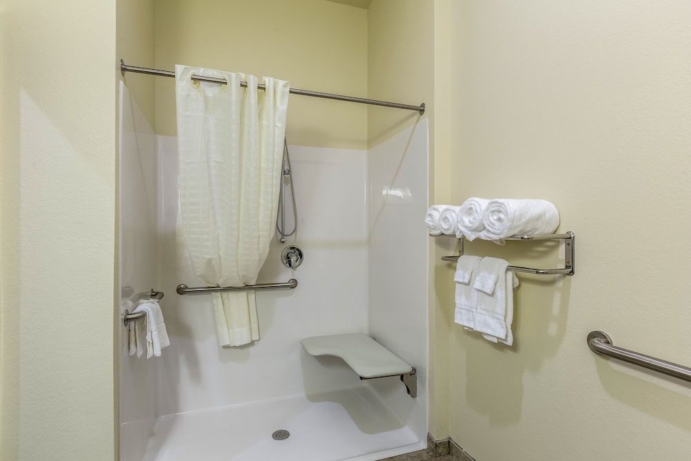 Cobblestone Hotel & Suites – Stevens Point 14/55