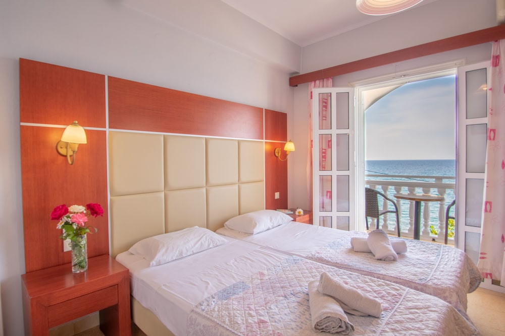 Agoulos Inn 18/50