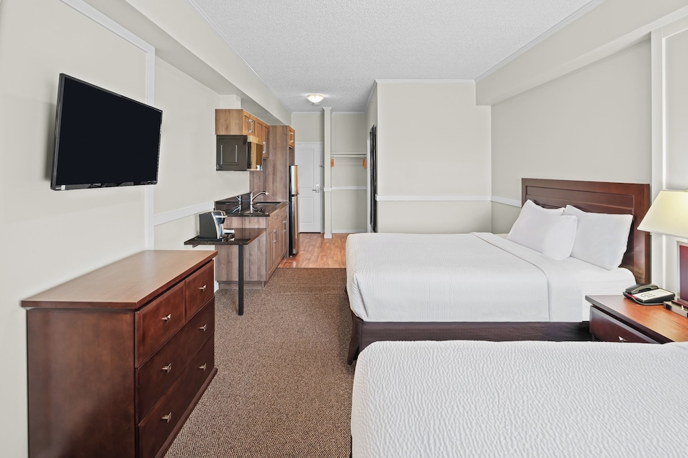Days Inn by Wyndham Lamont 20/50
