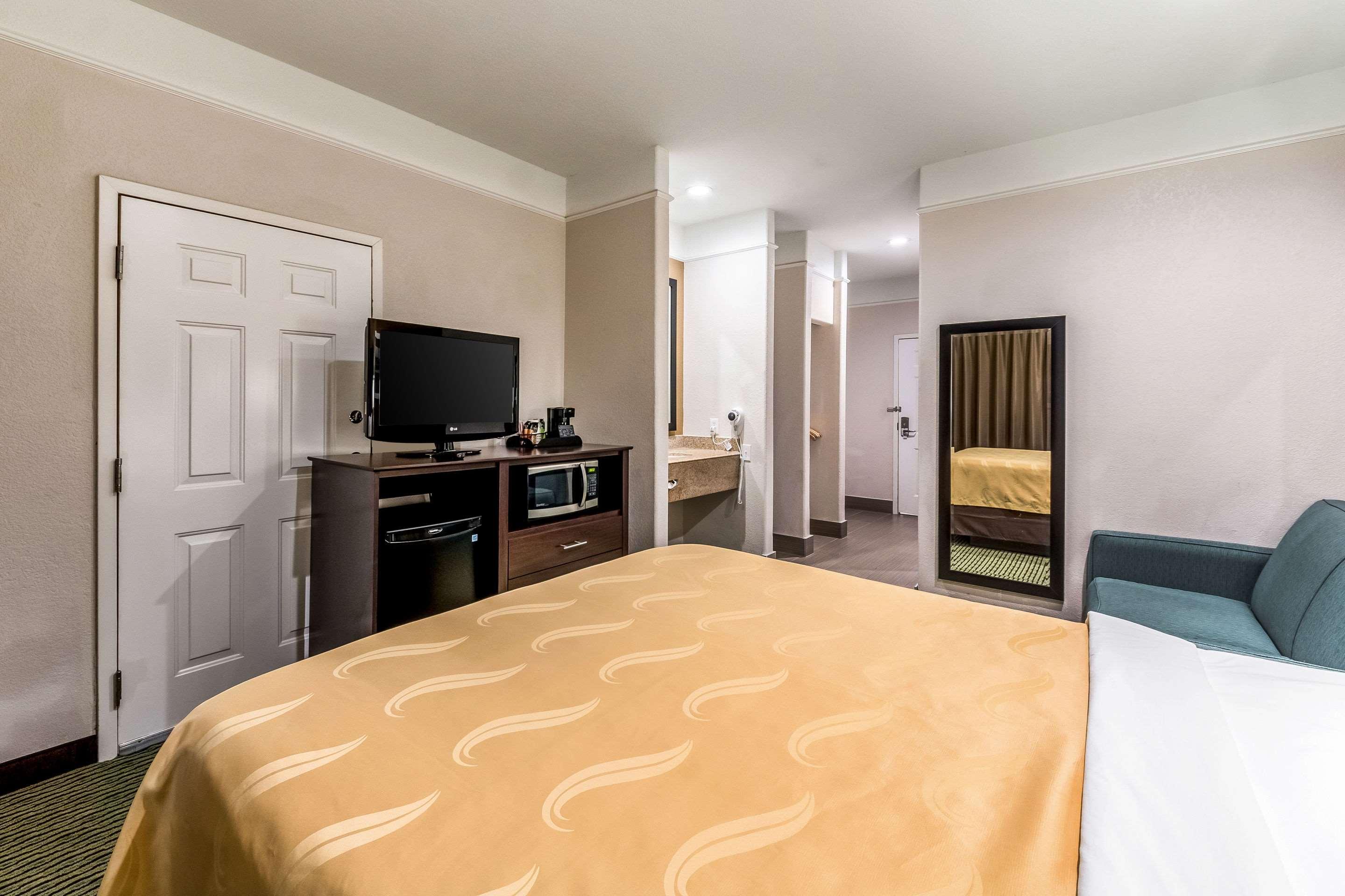 Room, Queen Bed