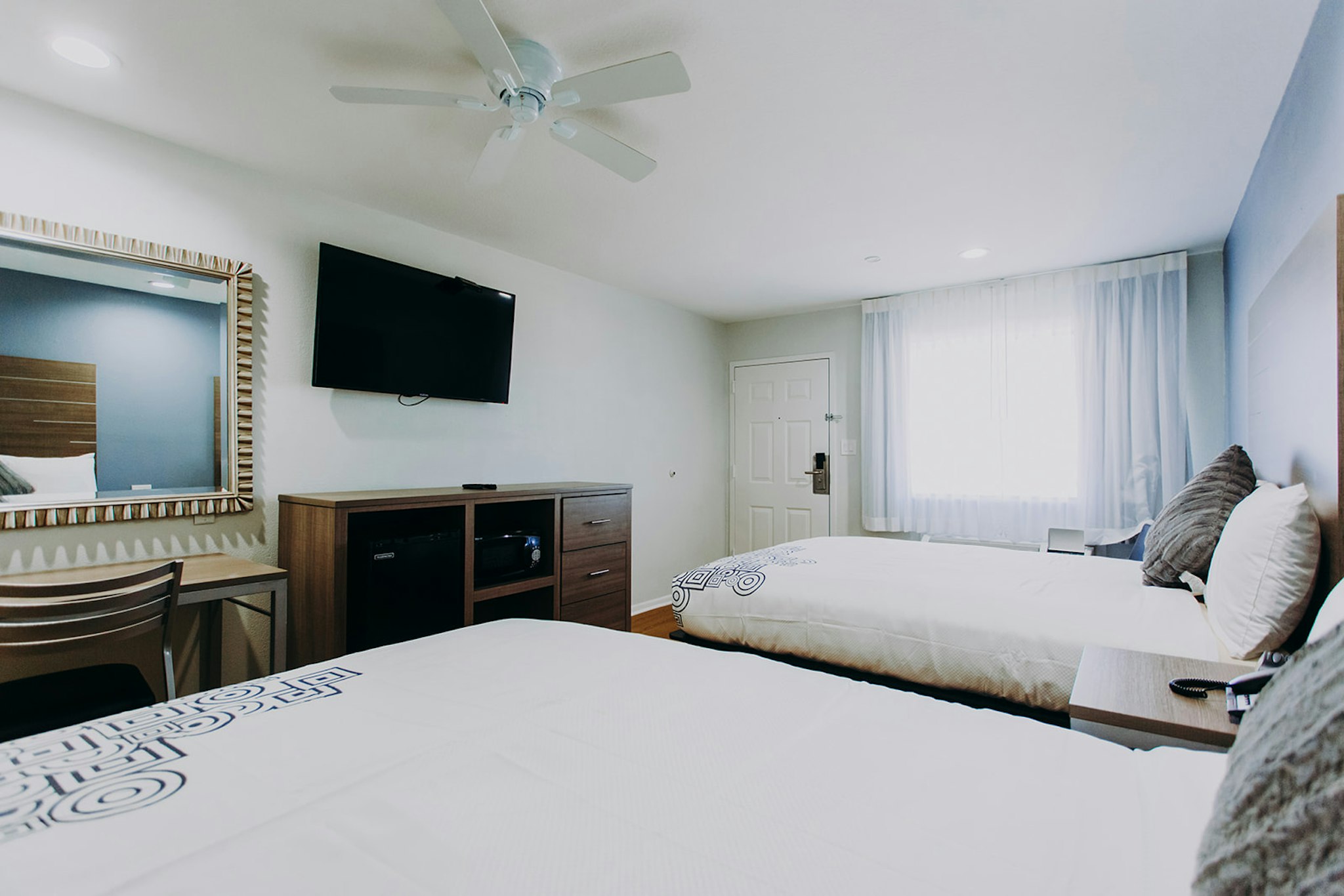 Passport Inn 27/54