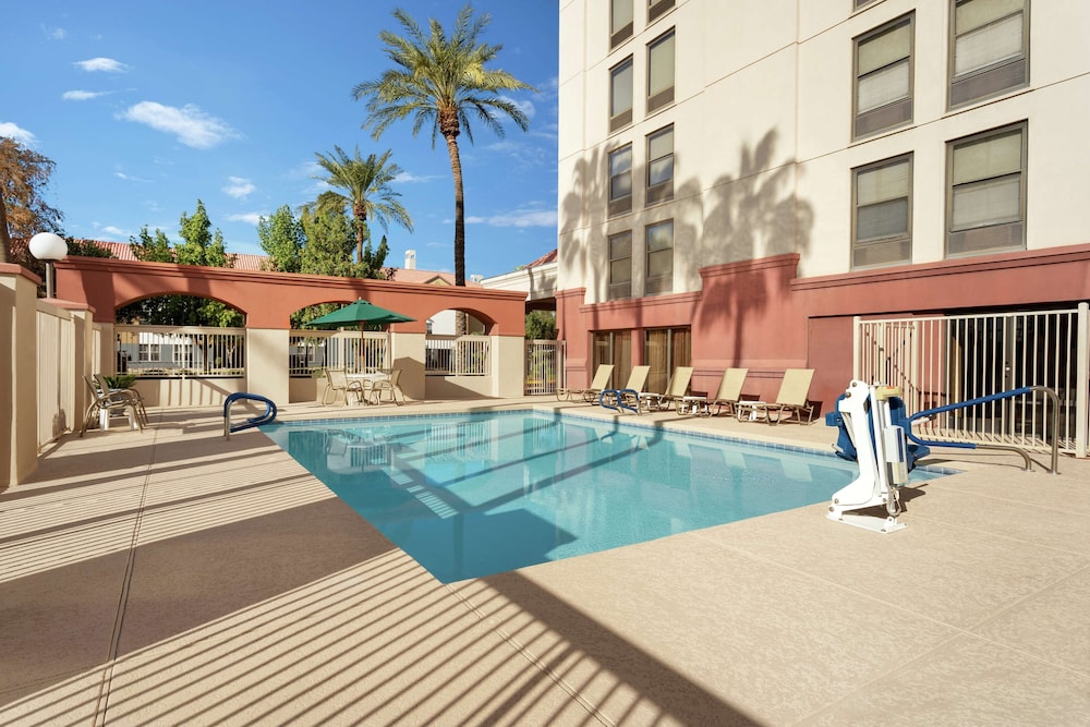 Hampton Inn Phoenix/Chandler 7/40